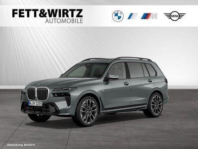 Gebraucht BMW X7 M Sport 381 PS (280 kW) 2025 Skyscraper grau metallic SUV