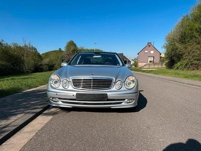 Usata Mercedes E350 272 CV (200 kW) 2005 Argento Berlina