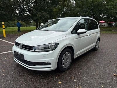 Weiß Gebraucht 2019 VW Touran Van / Kleinbus | 12.390 € (Guter Preis)