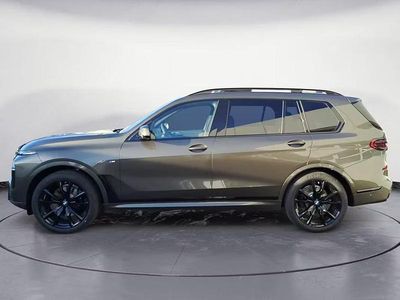 Neu BMW X7 352 PS (258 kW) 2026 Grau SUV