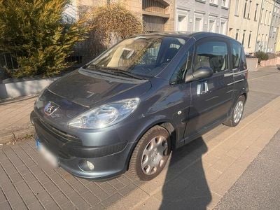 Gebraucht Peugeot 1007 Premium 88 PS (64 kW) 2006 Grau Van / Kleinbus