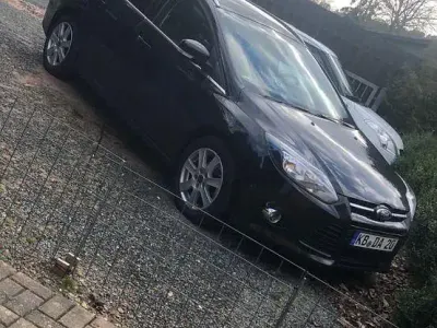Gebraucht Ford Focus Titanium 116 PS (85 kW) 2013 Schwarz Kombi