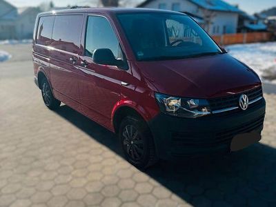 Gebraucht VW Transporter 102 PS (75 kW) 2018 Rot Van