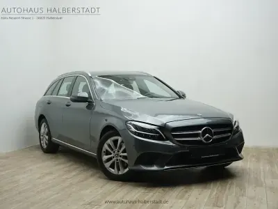 Gebraucht Mercedes C220 Avantgarde 194 PS (142 kW) 2019 Selenitgrau metallic (metallic) Kombi