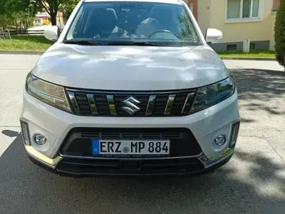Gebraucht Suzuki Vitara Comfort+ 129 PS (94 kW) 2022 Weiß SUV