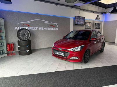 Gebraucht Hyundai i20 Pure 84 PS (61 kW) 2017 Rot Limousine
