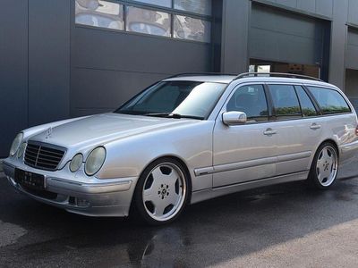 Mercedes E320