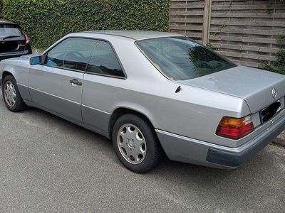 Gebraucht Mercedes 230 132 PS (97 kW) 1992 Silber Coupé
