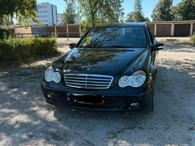 Gebraucht Mercedes C180 143 PS (105 kW) 2006 Schwarz Limousine