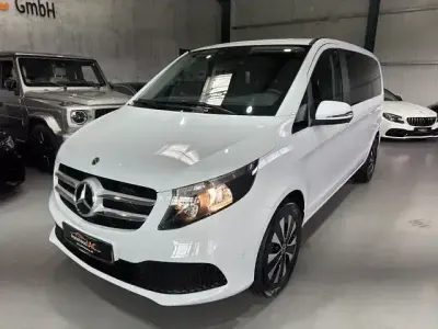 Gebraucht Mercedes V220 163 PS (119 kW) 2022 Weiß Van / Kleinbus
