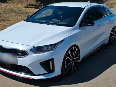 Gebraucht Kia ProCeed GT GT 204 PS (150 kW) 2021 Weiß Kleinwagen