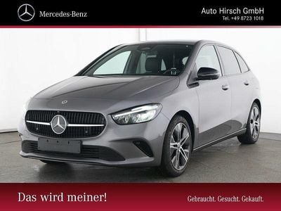 Gebraucht Mercedes B220 Night 190 PS (139 kW) 2025 Lack mountaingrau Van / Kleinbus