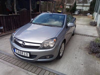 Gebraucht Opel Astra Cabriolet 116 PS (85 kW) 2009 Grau Cabrio