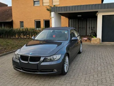Gebraucht BMW 330 Performance 231 PS (169 kW) 2007 Grau Limousine