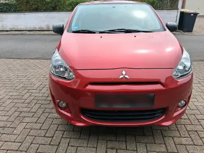 Usata Mitsubishi Space Star 70 CV (51 kW) 2016 Rosso Utilitaria