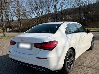 Gebraucht Mercedes A200 150 PS (110 kW) 2024 Weiß Limousine