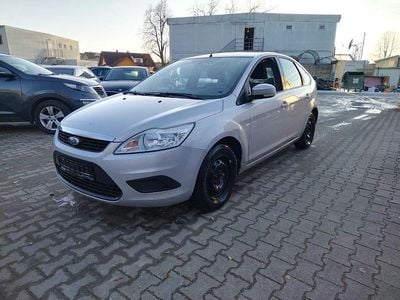 Silber Gebraucht 2010 Ford Focus Viva Limousine | 3.800 € (Fairer Preis)