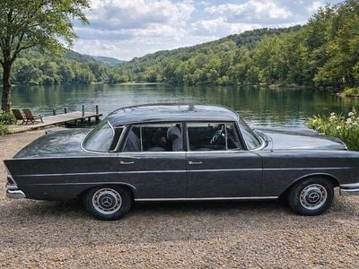 Second-hand Mercedes 220 120 CP (88 kW) 1961 Berlinǎ