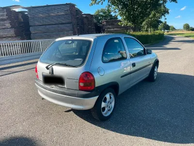Gebraucht Opel Corsa 54 PS (39 kW) 2000 Silber Kleinwagen