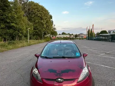 Gebraucht Ford Fiesta 82 PS (60 kW) 2009 Rot Kleinwagen