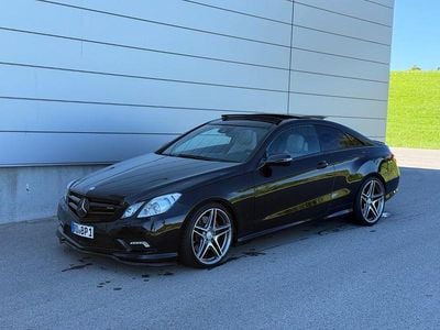 Gebraucht Mercedes E500 AMG 591 PS (434 kW) 2009 Schwarz Coupé