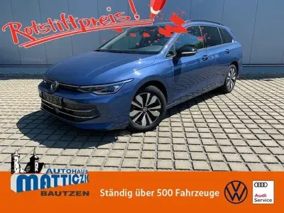 Gebraucht VW Golf VIII Goal 150 PS (110 kW) 2025 Blau Kombi
