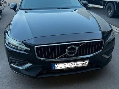 Gebraucht Volvo V60 Inscription 197 PS (144 kW) 2018 Schwarz Kombi