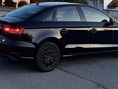 Gebraucht Audi A3 Design 116 PS (85 kW) 2018 Schwarz Limousine
