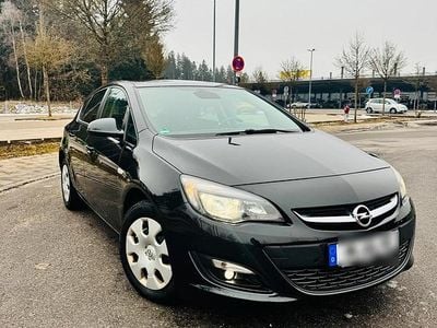Gebraucht Opel Astra 131 PS (96 kW) 2014 Schwarz Limousine
