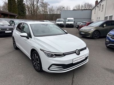 Weiß Gebraucht 2021 VW Golf VIII Pro Limousine | 21.780 € (Guter Preis)