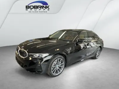 Gebraucht BMW 330 Sport Line 184 PS (135 kW) 2025 Schwarz Limousine