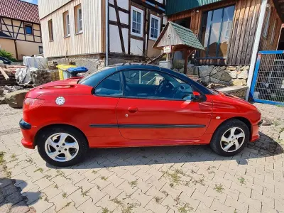 Gebraucht Peugeot 206 CC 109 PS (80 kW) 2003 Rot Cabrio