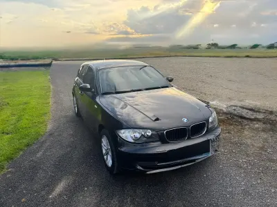 Gebraucht BMW 118 143 PS (105 kW) 2011 Schwarz Kleinwagen