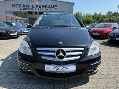 Gebraucht Mercedes B180 116 PS (85 kW) 2010 Schwarz Van / Kleinbus