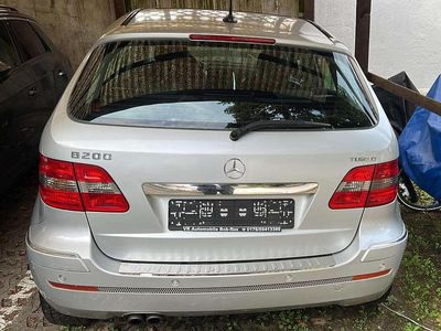 Mercedes B200