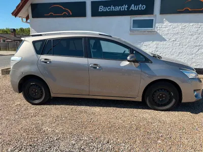 Gebraucht Toyota Verso Touch 147 PS (108 kW) 2016 Braun Van / Kleinbus