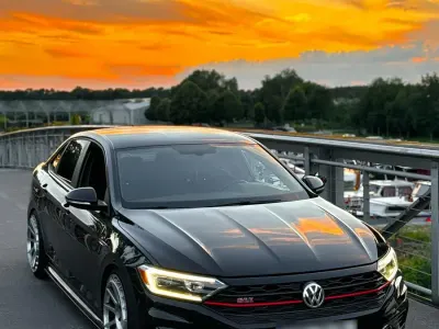 Gebraucht VW Jetta 240 PS (176 kW) 2019 Limousine