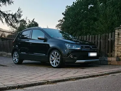 Gebraucht VW Polo Cross 90 PS (66 kW) 2017 Schwarz Kleinwagen