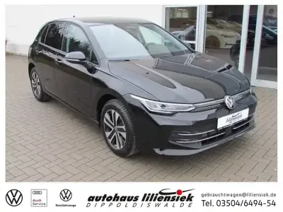 Używany VW Golf VIII 150 KM (110 kW) 2026 Czarny Sedan/Limuzyna