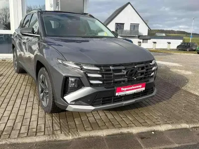 Neu Hyundai Tucson 150 PS (110 kW) 2025 Ecotronic grey SUV