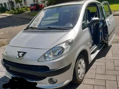Gebraucht Peugeot 1007 68 PS (50 kW) 2006 Silber Van / Kleinbus