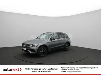Używany Mercedes GLC300e AMG 320 KM (235 kW) 2021 Szary SUV
