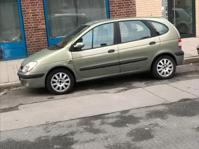 Gebraucht Renault Scénic 107 PS (78 kW) 2002 Grün Van / Kleinbus
