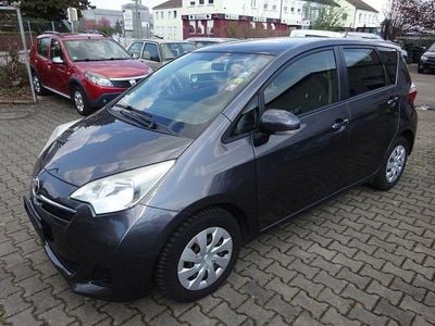 Gebraucht Toyota Verso-S Life 99 PS (72 kW) 2012 Grau Van / Kleinbus