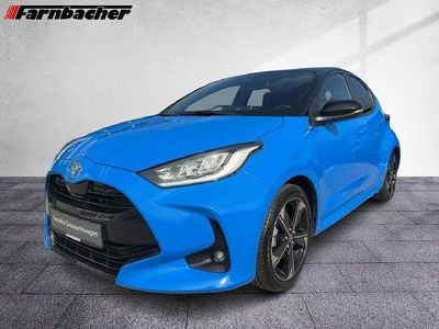 Gebraucht Toyota Yaris Hybrid Edition 131 PS (96 kW) 2023 Neptune blue, dach schwarz Limousine