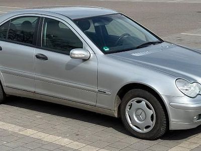 Silber Gebraucht 2003 Mercedes C180 Limousine | 1.750 €