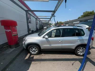 Gebraucht VW Tiguan 140 PS (102 kW) 2009 Silber SUV
