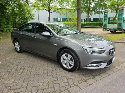 Gebraucht Opel Insignia Sport 140 PS (102 kW) 2018 You drive me crazy (metallic) Limousine