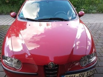 gebraucht Alfa Romeo 147 mit durchgerosteter Bodengruppe für Schrauber