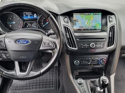 Gebraucht Ford Focus Trend 105 PS (77 kW) 2015 Blau Kombi